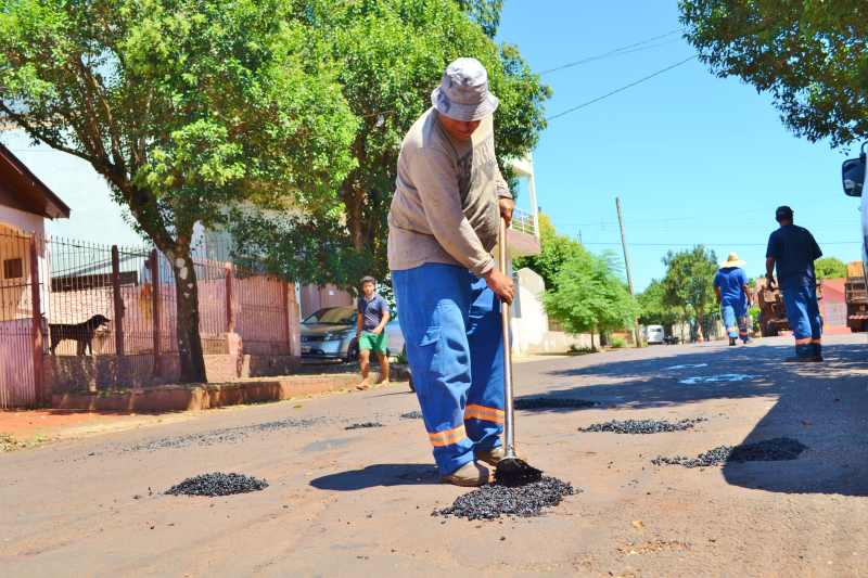 Secretaria de Obras prossegue com operação tapa-buracos